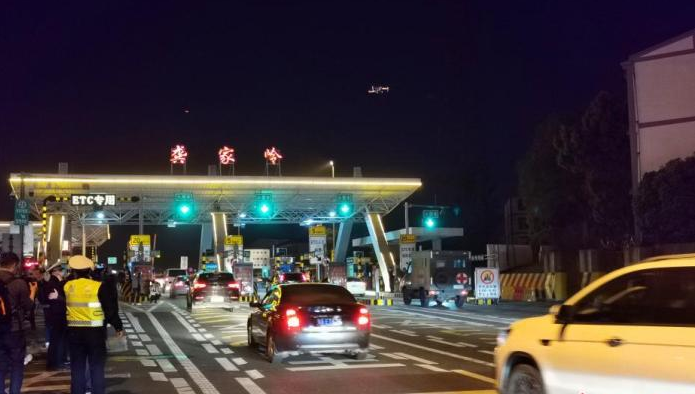 ��ͨ�\ݔ����2��17�յ�5��5�����ո���ͨ���M1590���|